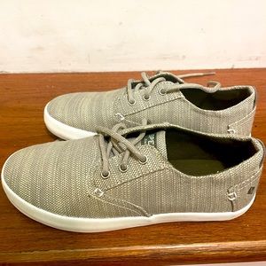 SPERRY Topsider Shoe - Youth size 1.5